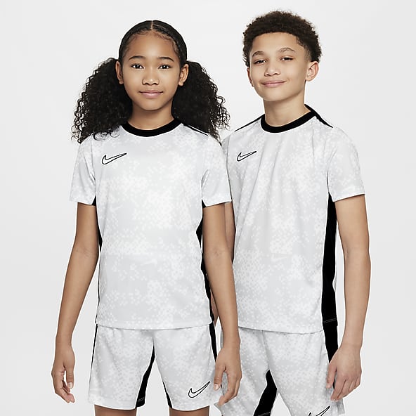 Boys nike clothes sale 2025